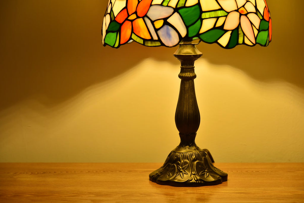 Tiffany-Style Hummingbird Desk Lamp LED Table Bedside Lamp Bedroom Stained-Glass 18.1'' Height Bronze Multi-Color