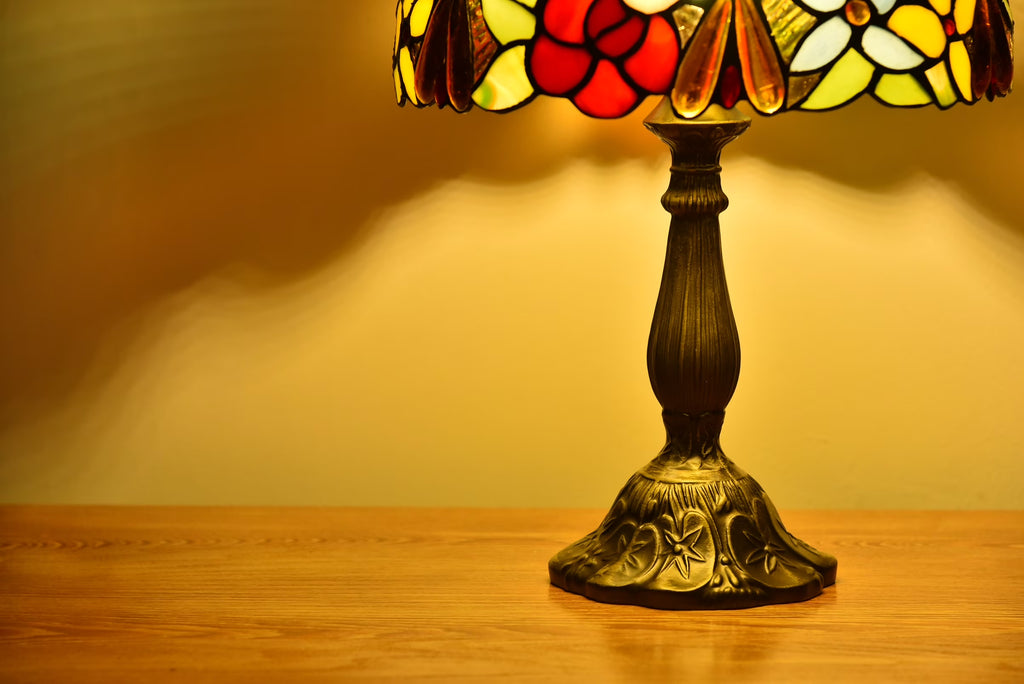 Tiffany Style Table Lamp Rose Bedside Desk LED Lamp Shades Bedroom Stained-Glass 18.1'' H Multi-Color